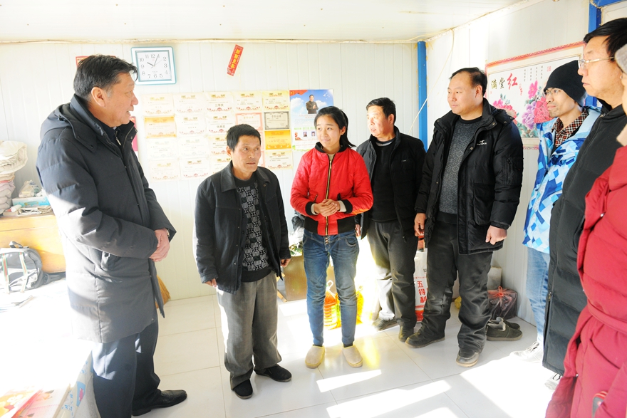 2018年2月11日市政协走访慰问泰来县帮扶贫困户.JPG